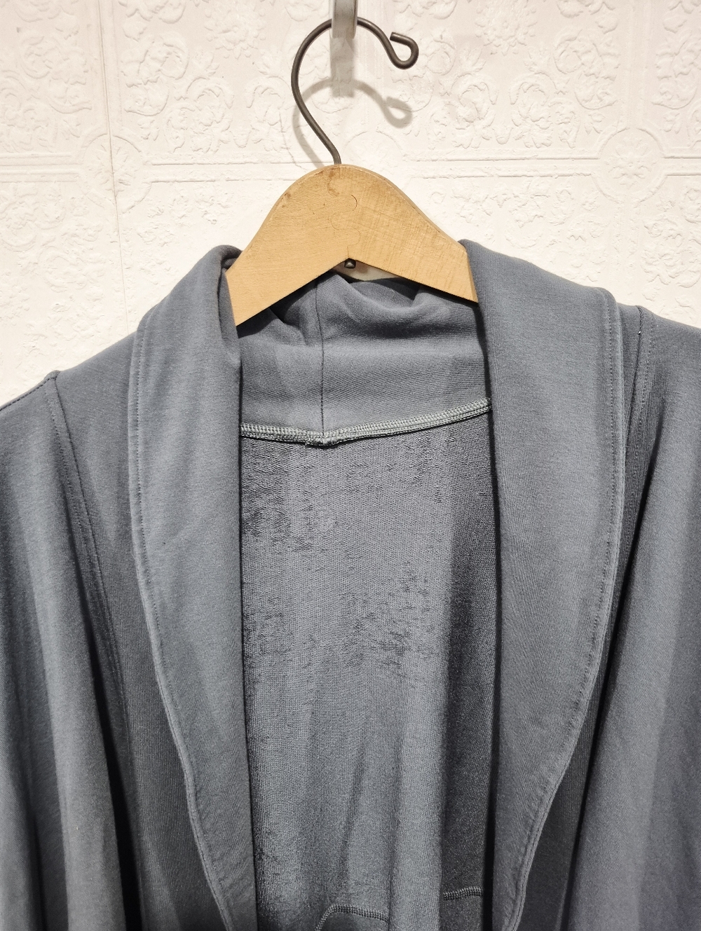 Lululemon Back In Action Wrap Sea Steel - Picture 7 of 9